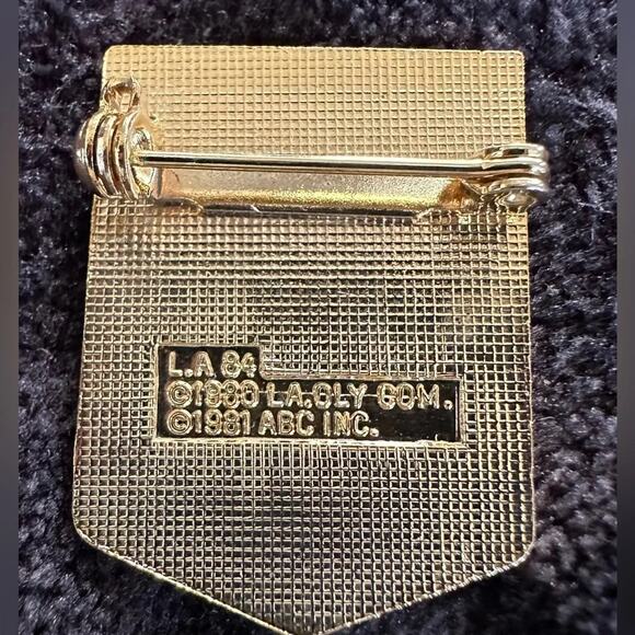 Vintage 1984 Los Angeles Olympics Pin – ABC Logo Olympic Games Collectible Badge - Picture 5 of 5